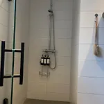 Aurora View - Free Parking & Walkable Location Apartman