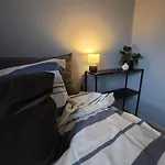 Apartman Aurora View - Free Parking & Walkable Location *