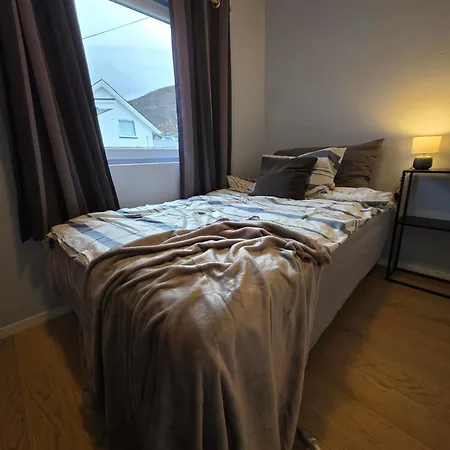 Aurora View - Free Parking & Walkable Location