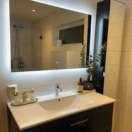 Aurora View - Free Parking & Walkable Location Apartamento *