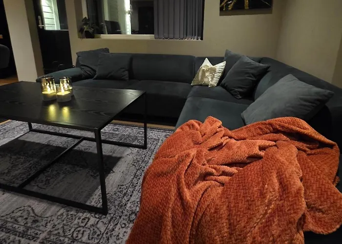 Apartamento Aurora View - Free Parking & Walkable Location *