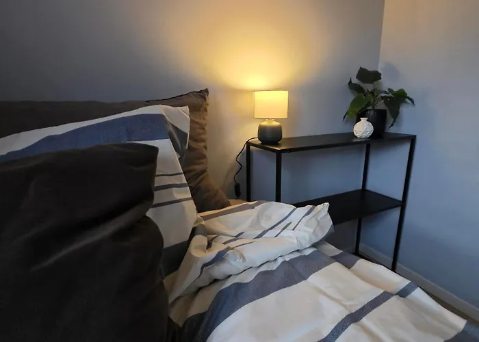 Apartamento Aurora View - Free Parking & Walkable Location *