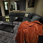 アパート Aurora View - Free Parking & Walkable Location *