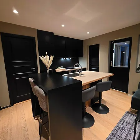 Aurora View - Free Parking & Walkable Location ترومسو