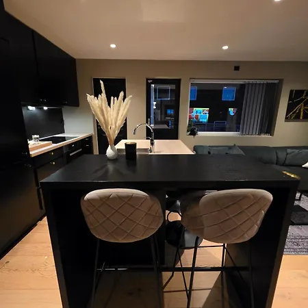 Aurora View - Free Parking & Walkable Location شقة ترومسو